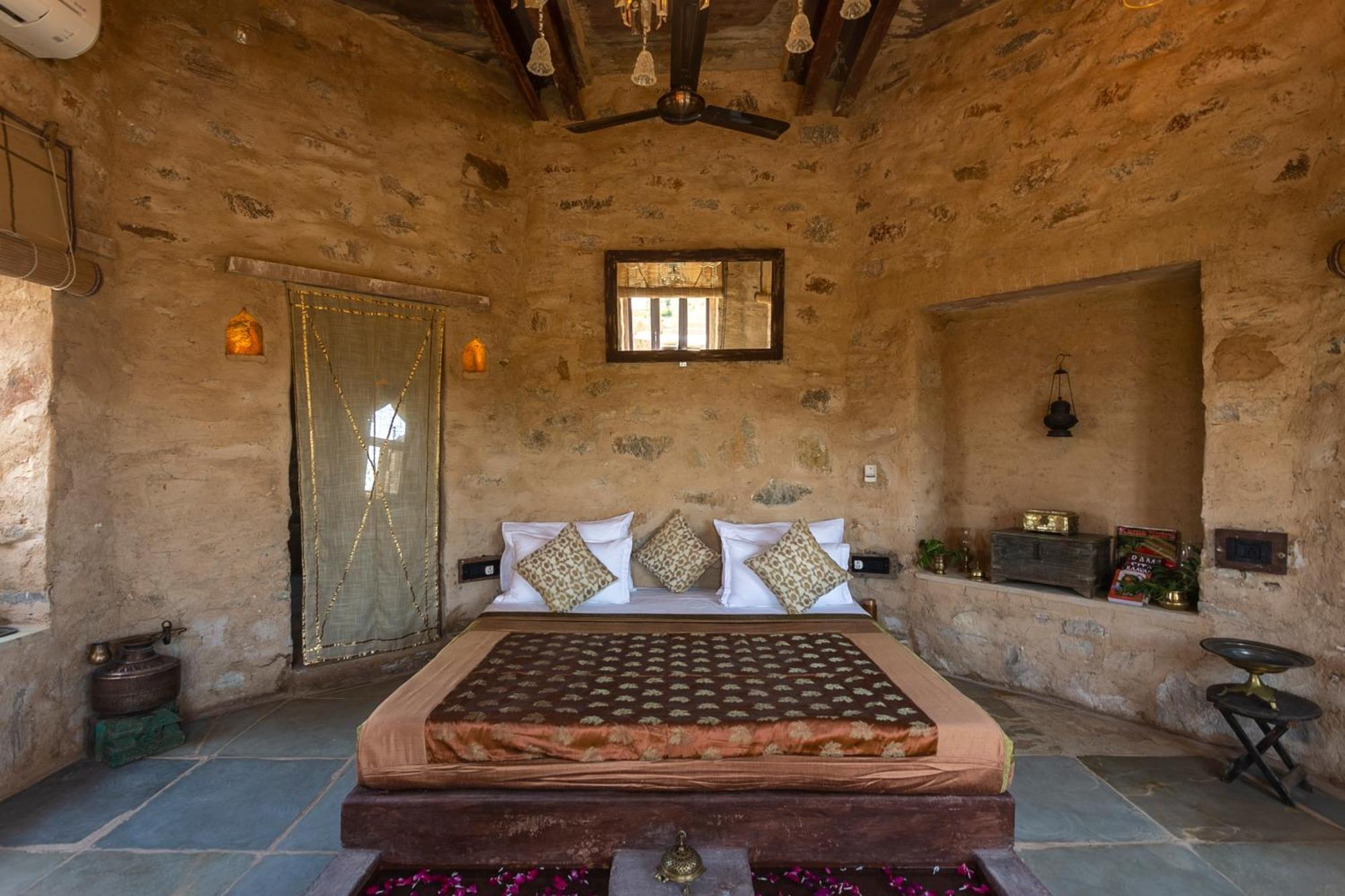 Manmatha A Luxury Retreat Bed & Breakfast Удайпур Екстериор снимка