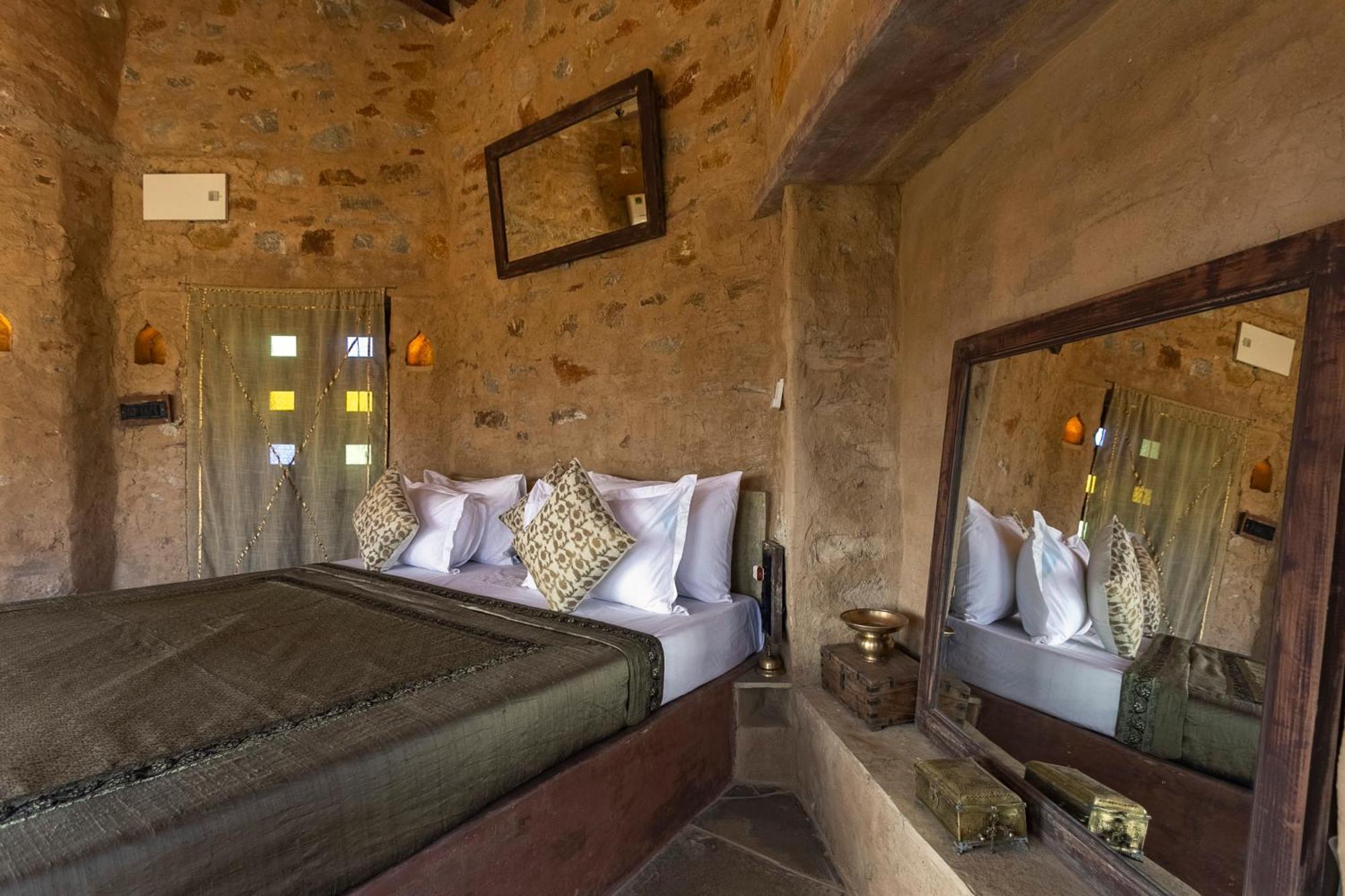 Manmatha A Luxury Retreat Bed & Breakfast Удайпур Екстериор снимка