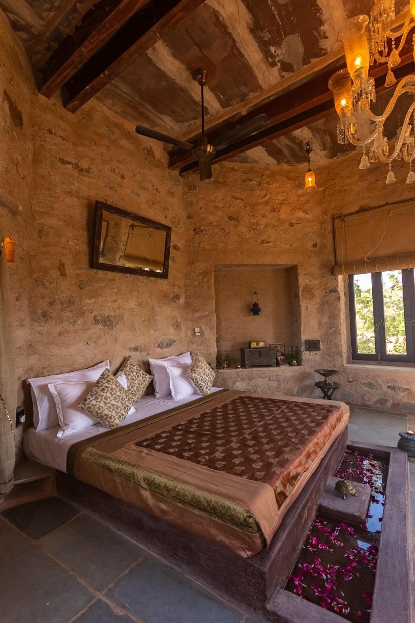 Manmatha A Luxury Retreat Bed & Breakfast Удайпур Екстериор снимка